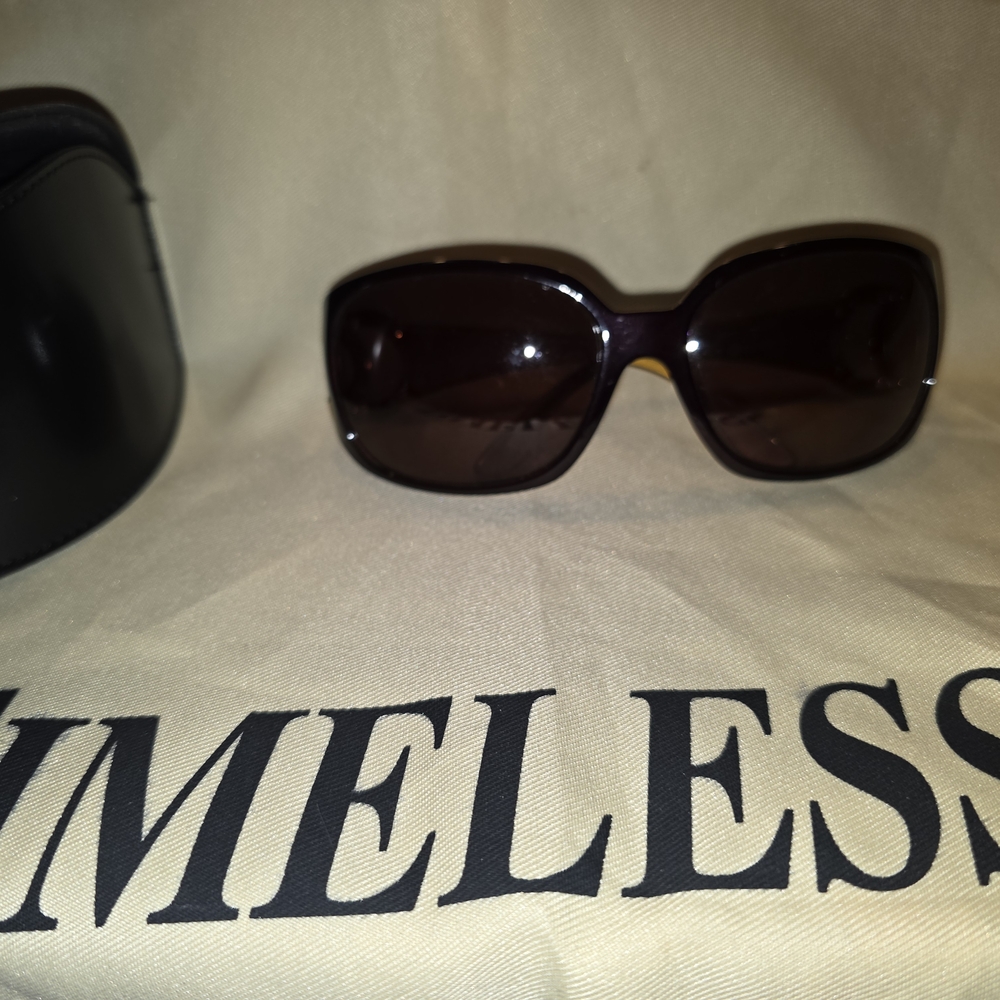 Chanel Elegant Black and Brown Sunglasses - Picture 6 of 6